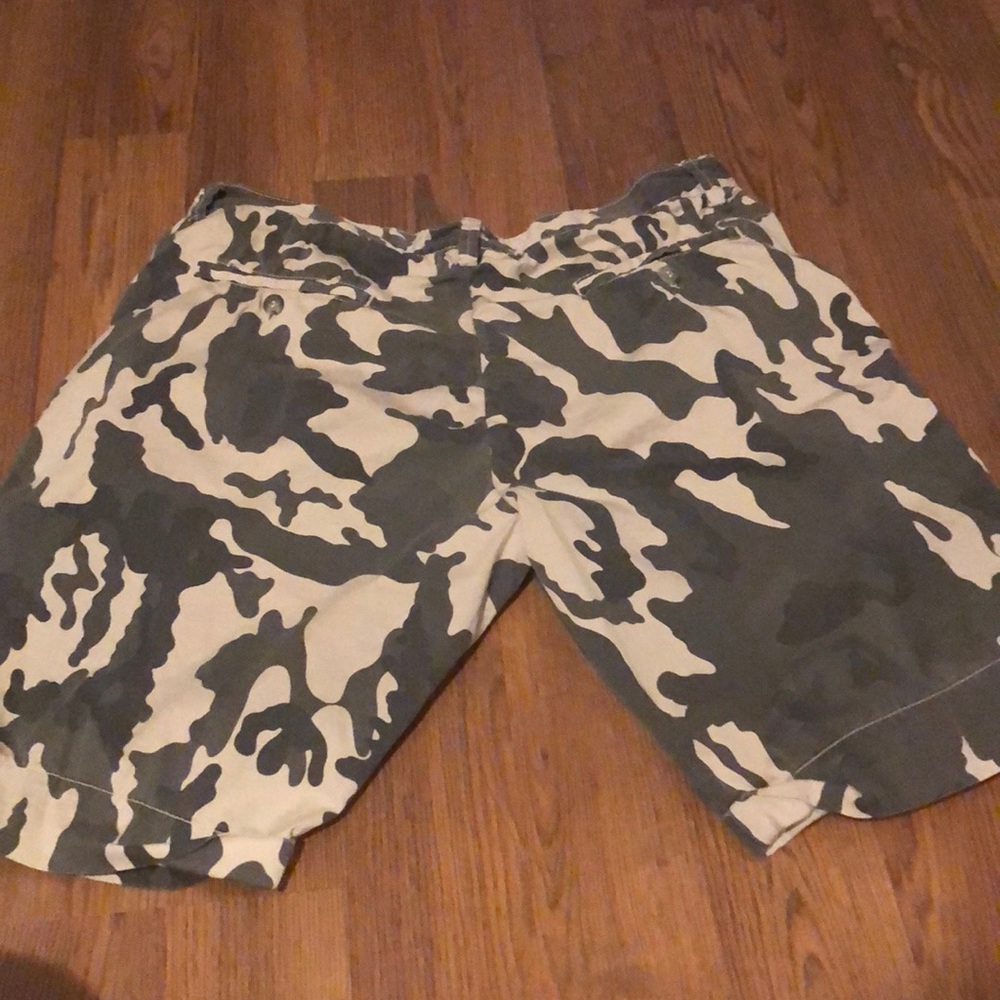 Camo shorts - Picture 3 of 3